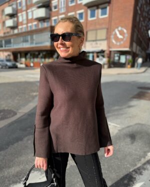 Ginny Button Brown