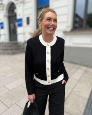 Aria Cardigan Black/Ecru