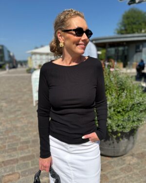 Petronella Rib Boatneck Black