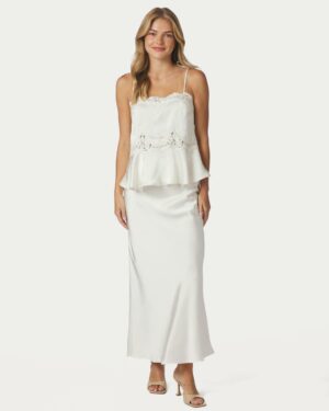 Kaela Heavy Sateen Lace op