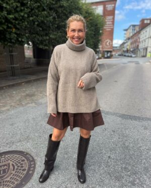 Amara Rib Turtleneck