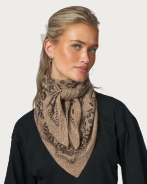 Lolana Paisley Knit Scarf